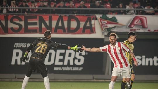 Estudiantes enfrenta Flamengo com Desfalques