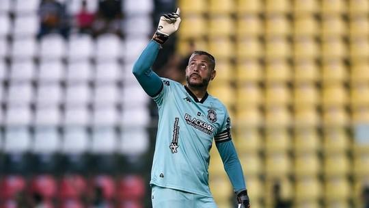 Fernando Henrique estende contrato com o Rio Branco