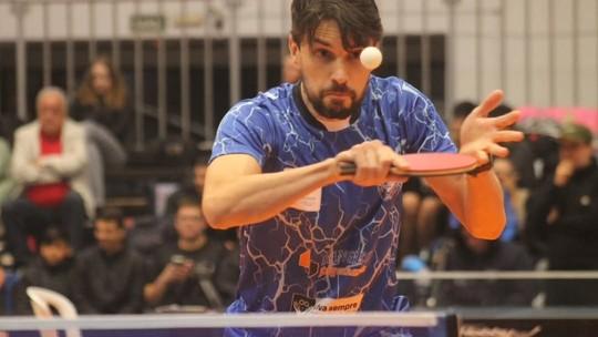 Pimpão troca gramados pela mesa e raquete