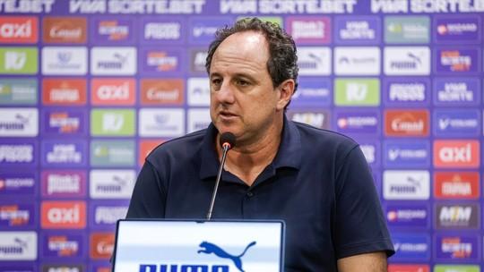 Bahia brilha e Ceni ignora polêmica do campo