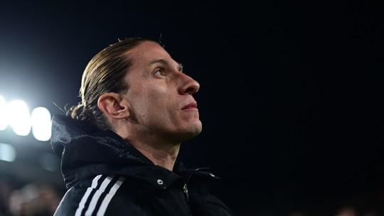 Flamengo avalia proposta final para Filipe Luís