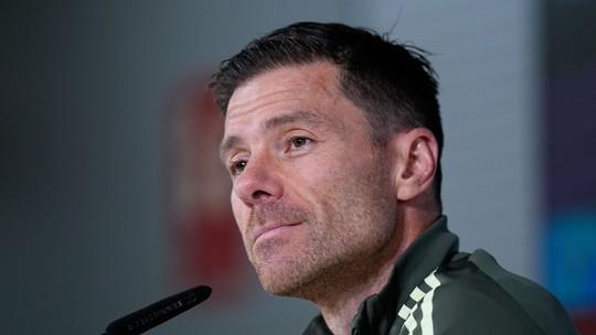 Alonso ignora polêmica de Yamal antes de clássico