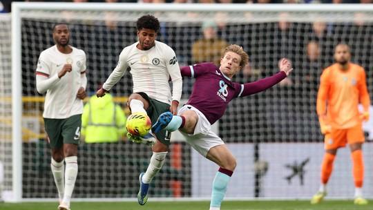 Chelsea vence com brilho de Andrey Santos