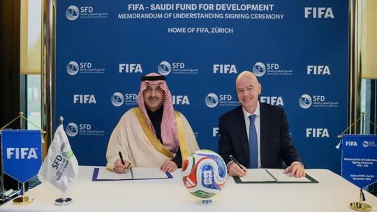 Arábia Saudita injeta bilhões no futebol global