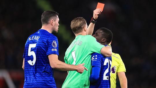 Everton: Jogador se arrepende após agressão e cartão vermelho