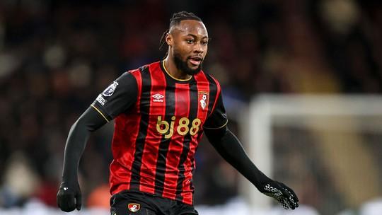 Clube inglês anuncia acordo para contratar promissor jogador ghanense por valor recorde