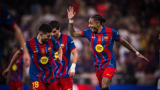 Raphinha brilha na Supercopa da Espanha e desperta atenção internacional