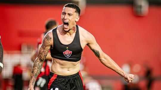 Baralhas permanece no Vitória após acordo de renovação