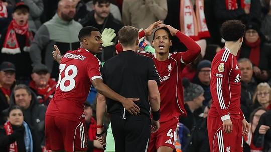 Sunderland e Liverpool pela Premier League