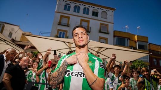 Um Ano de sucesso no Betis para Antony