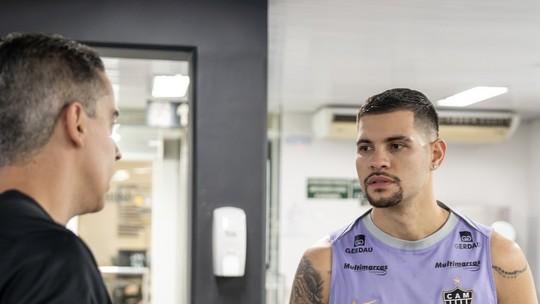 Lesão de Bruno Guimarães é tratada no Atlético Mineiro