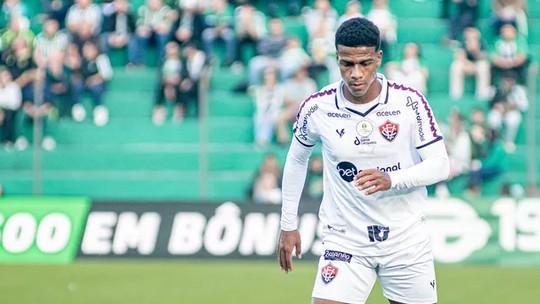 Lateral Felipe Vieira deixa o Vitória após acordo de rescisão contratural