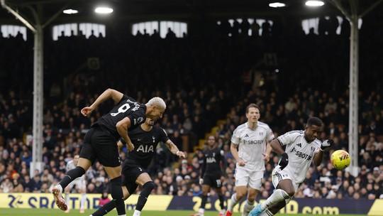 Brasil tem duelo de atacantes para o Mundial de futebol