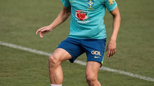 Lesão de lateral da Seleção Brasileira ameaça participação em Mundial