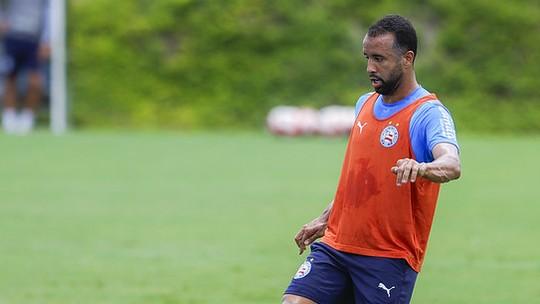 Caio Alexandre e David Duarte participam de treino da Bahia