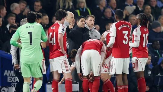 Arsenal enfrenta duras críticas por táticas na Premier League