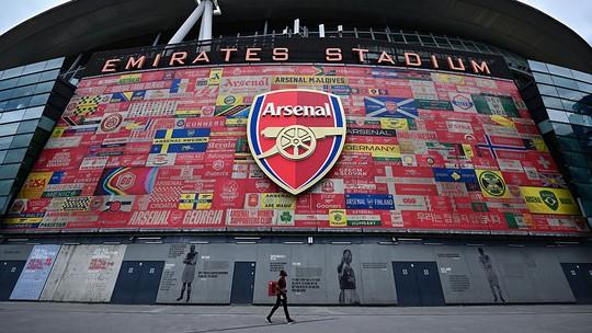 Arsenal enfrenta o Chelsea visando manter a liderança
