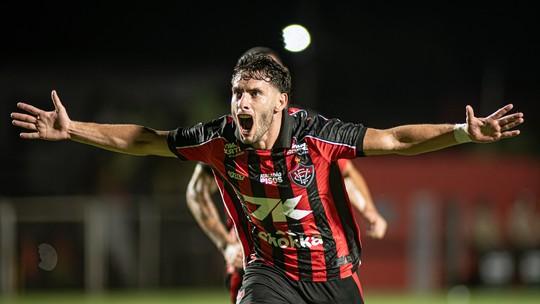 Técnico altera estratégia e recebe aprovação