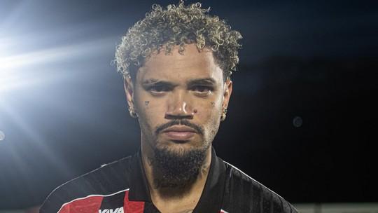 Lesão de atacante do Vitória o compromete para próxima rodada