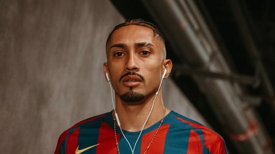 Fãs do Barcelona lotam estoque de camisa de ex jogador em um dia