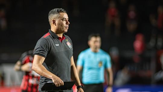 Vitória visa campanha equilibrada sob comando de Jair Ventura