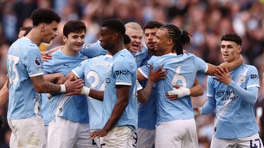 City mira título da Premier League em disputa acirrada contra Arsenal