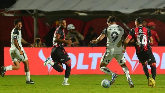 Nathan Mendes está suspenso e desfalca o Vitória contra o Athletico