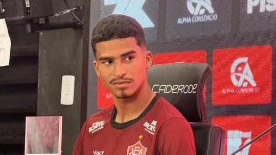 Vitória apresenta atacante destaque da Portuguesa