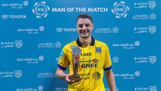 Defensor ex Palmeiras é destaque na liga Saudita