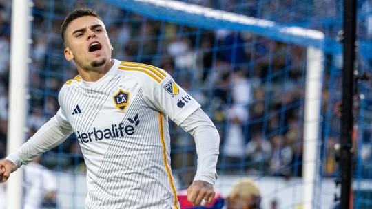 Tricolor busca reforço com jogador do futebol americano
